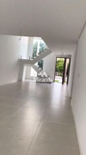 Casa de Condomínio Para Vender com 3 quartos sendo 3 suítes no bairro Cidade Nova em Feira De Santana