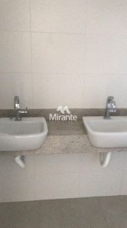 Casa de Condomínio Para Vender com 3 quartos sendo 3 suítes no bairro Cidade Nova em Feira De Santana