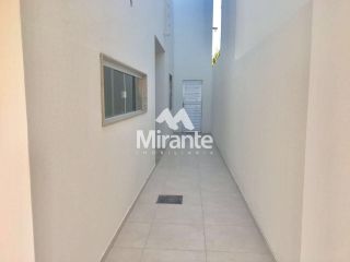 Casa de Condomínio Para Vender com 3 quartos sendo 3 suítes no bairro Cidade Nova em Feira De Santana