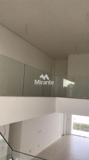 Casa de Condomínio Para Vender com 3 quartos sendo 3 suítes no bairro Cidade Nova em Feira De Santana