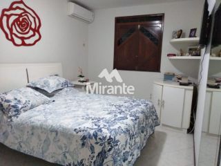 Casa Para Vender com 3 quartos sendo 1 suítes no bairro Santa Mônica em Feira De Santana