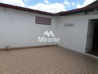 Casa Para Vender com 3 quartos sendo 1 suítes no bairro Ponto Central em Feira De Santana