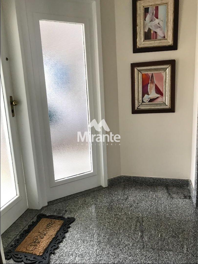 Apartamento Para Alugar com 4 quartos sendo 4 suítes no bairro Kalilândia em Feira De Santana