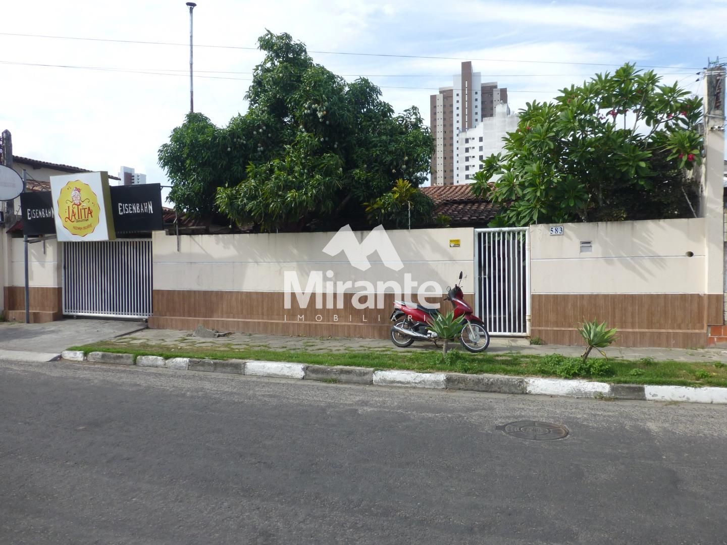 Casa Para Vender com 3 quartos sendo 1 suítes no bairro Santa Mônica em Feira De Santana