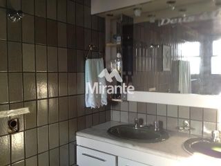 Apartamento Para Vender com 4 quartos sendo 3 suítes no bairro Santa Mônica em Feira De Santana