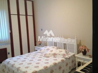 Apartamento Para Vender com 4 quartos sendo 3 suítes no bairro Santa Mônica em Feira De Santana