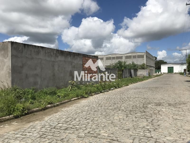 Lote / Terreno de Bairro Para Vender no bairro Sim em Feira De Santana