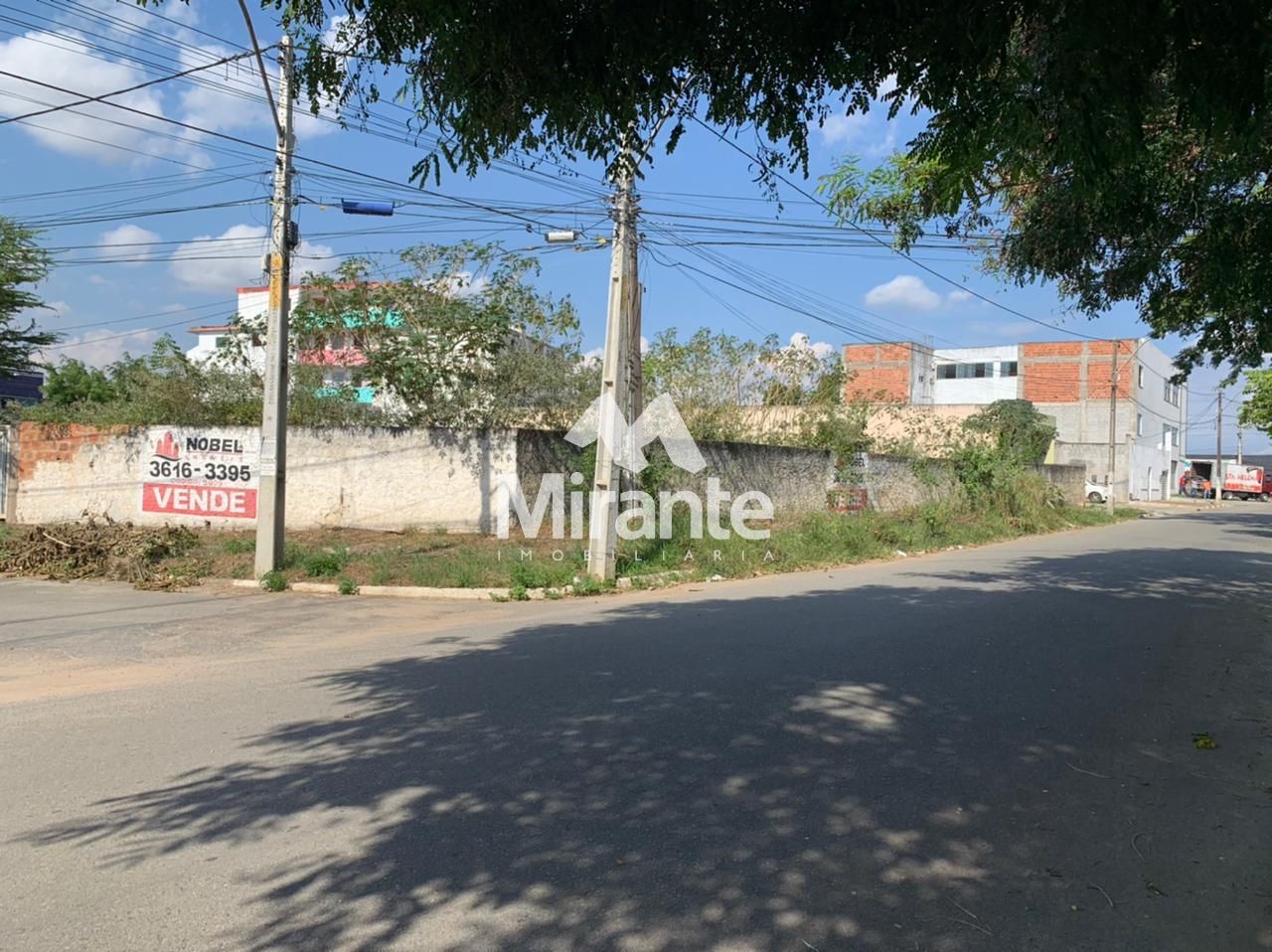 Lote / Terreno de Bairro Para Vender no bairro Santa Mônica em Feira De Santana