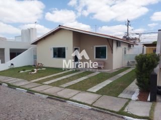 Casa de Condomínio Para Vender com 3 quartos sendo 1 suítes no bairro Pedra do Descanso em Feira De Santana