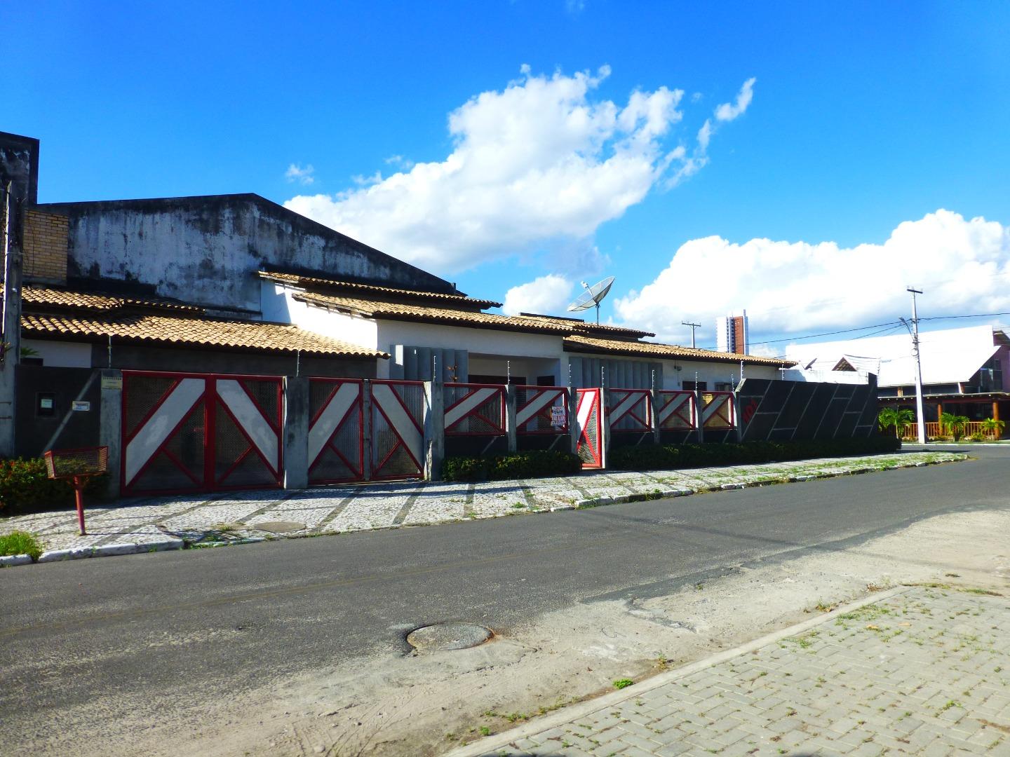 Casa Para Vender com 3 quartos sendo 1 suíte no bairro Capuchinhos em Feira De Santana