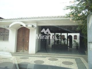 Casa Para Vender com 6 quartos sendo 1 suítes no bairro Sim em Feira De Santana