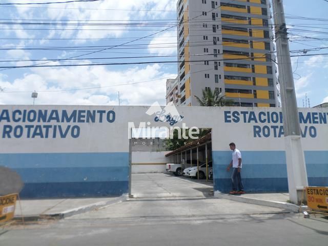 Lote / Terreno de Bairro Para Vender no bairro Centro em Feira De Santana