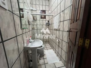 Casa Para Vender com 3 quartos sendo 2 suítes no bairro Santa Mônica em Feira De Santana