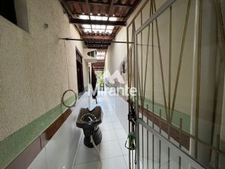 Casa Para Vender com 3 quartos sendo 2 suítes no bairro Santa Mônica em Feira De Santana