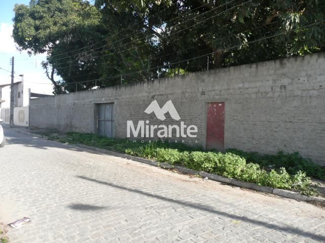 Lote / Terreno de Bairro Para Vender no bairro Presidente Getúlio Vargas em Feira De Santana