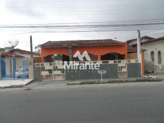 Casa Para Vender com 3 quartos no bairro Santa Mônica em Feira De Santana