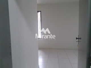 Casa Para Vender com 3 quartos no bairro Santa Mônica em Feira De Santana