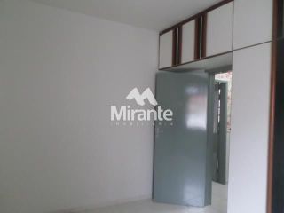 Casa Para Vender com 3 quartos no bairro Santa Mônica em Feira De Santana