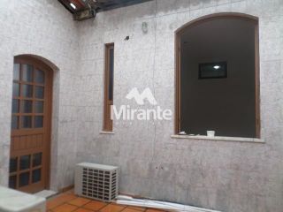 Casa Para Vender com 3 quartos no bairro Santa Mônica em Feira De Santana