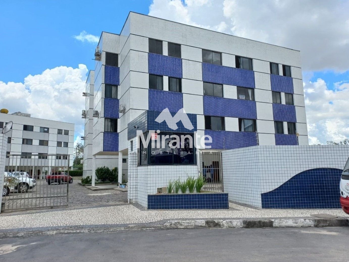 Apartamento Para Vender com 3 quartos sendo 1 suítes no bairro Ponto Central em Feira De Santana