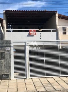 Casa Para Vender com 3 quartos no bairro Santa Mônica em Feira De Santana