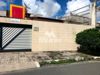 Casa Para Vender com 3 quartos sendo 1 suítes no bairro Santa Mônica em Feira De Santana