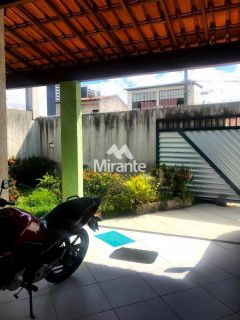 Casa Para Vender com 3 quartos sendo 1 suítes no bairro Santa Mônica em Feira De Santana