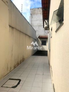 Casa Para Vender com 3 quartos sendo 1 suítes no bairro Santa Mônica em Feira De Santana