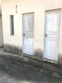 Casa Para Vender com 3 quartos sendo 1 suítes no bairro Santa Mônica em Feira De Santana