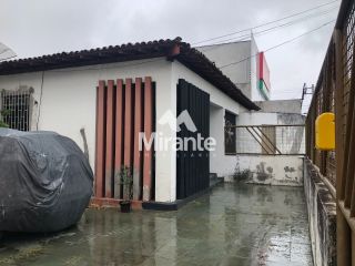 Casa Para Vender com 3 quartos no bairro Ponto Central em Feira De Santana