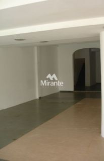 Casa Para Vender com 6 quartos sendo 2 suítes no bairro Parque Getúlio Vargas em Feira De Santana