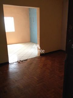 Casa Para Alugar com 3 quartos sendo 1 suítes no bairro Brasília em Feira De Santana