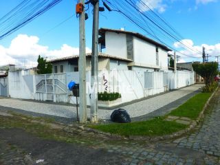 Casa Para Vender com 4 quartos sendo 2 suítes no bairro Brasília em Feira De Santana