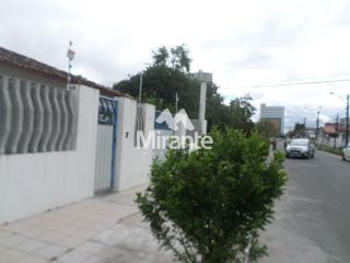 Casa Para Vender com 3 quartos no bairro Santa Mônica em Feira De Santana