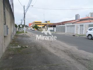Casa Para Vender com 3 quartos no bairro Santa Mônica em Feira De Santana