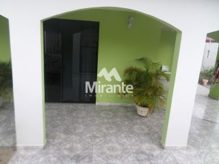 Casa Para Vender com 3 quartos no bairro Santa Mônica em Feira De Santana