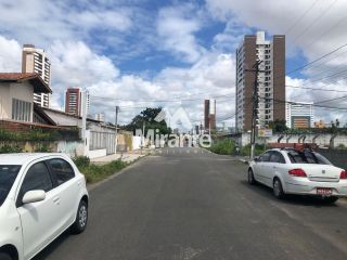 Casa Para Vender com 3 quartos sendo 1 suítes no bairro Santa Mônica em Feira De Santana