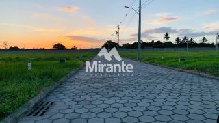 Lote / Terreno de Condomínio Para Vender no bairro Lagoa Salgada em Feira De Santana