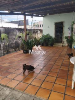 Casa Para Vender com 6 quartos no bairro Centro em Feira De Santana