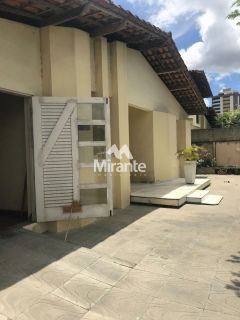 Casa Para Vender com 4 quartos no bairro Santa Mônica em Feira De Santana