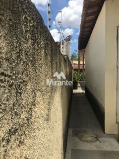 Casa Para Vender com 4 quartos no bairro Santa Mônica em Feira De Santana