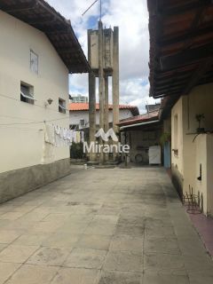 Casa Para Vender com 4 quartos no bairro Santa Mônica em Feira De Santana