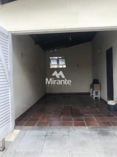 Casa Para Vender com 4 quartos no bairro Santa Mônica em Feira De Santana