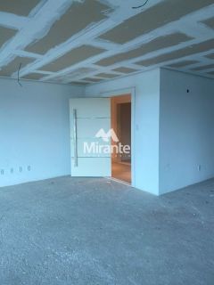 Apartamento Para Vender com 3 quartos sendo 3 suítes no bairro Santa Mônica em Feira De Santana