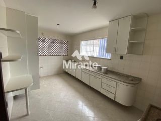 Casa Para Vender com 4 quartos sendo 1 suíte no bairro Santa Mônica em Feira De Santana