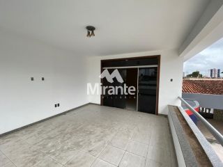 Casa Para Vender com 4 quartos sendo 1 suíte no bairro Santa Mônica em Feira De Santana