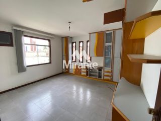 Casa Para Vender com 4 quartos sendo 1 suíte no bairro Santa Mônica em Feira De Santana