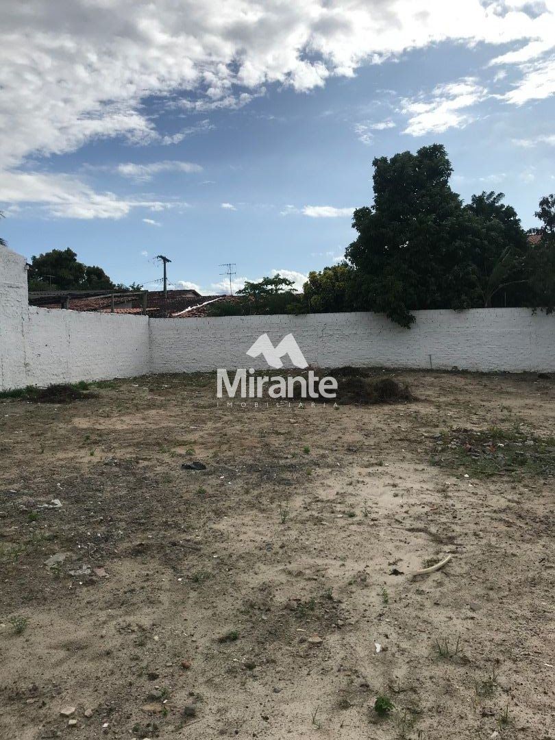Lote / Terreno de Bairro Para Alugar no bairro Parque Ipê em Feira De Santana