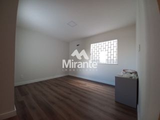 Casa de Condomínio Para Vender com 4 quartos sendo 2 suítes no bairro Papagaio em Feira De Santana