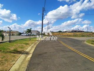 Lote / Terreno de Condomínio Para Vender no bairro Papagaio em Feira De Santana